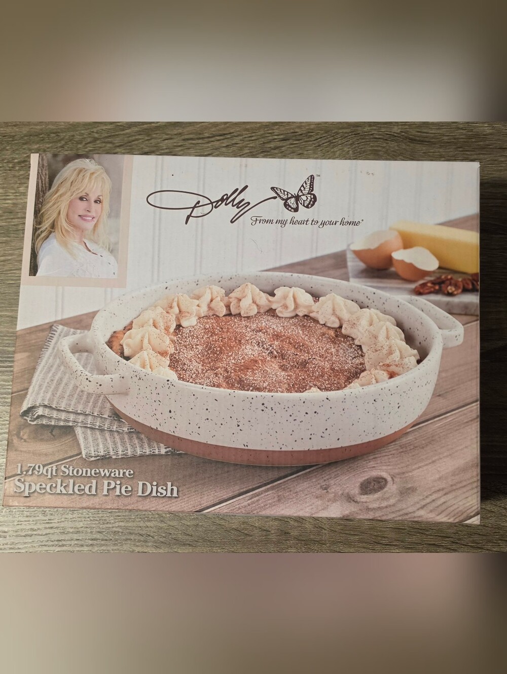 NIB Dolly Parton 1.79-quart Stoneware Speckled Pie Dish